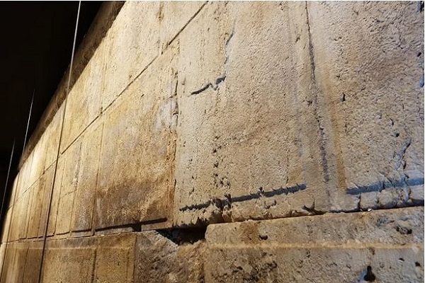 در تونلهای زیر مسجدالاقصی چه میگذرد؟ در تونلهای زیر مسجدالاقصی چه میگذرد؟