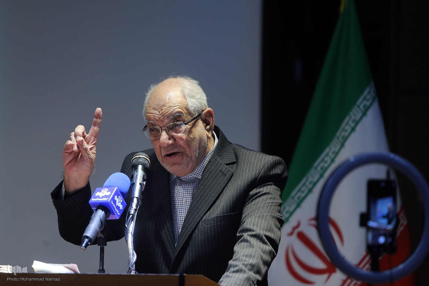 انسان بدون اندیشه و عقل انسان نیست انسان بدون اندیشه و عقل انسان نیست