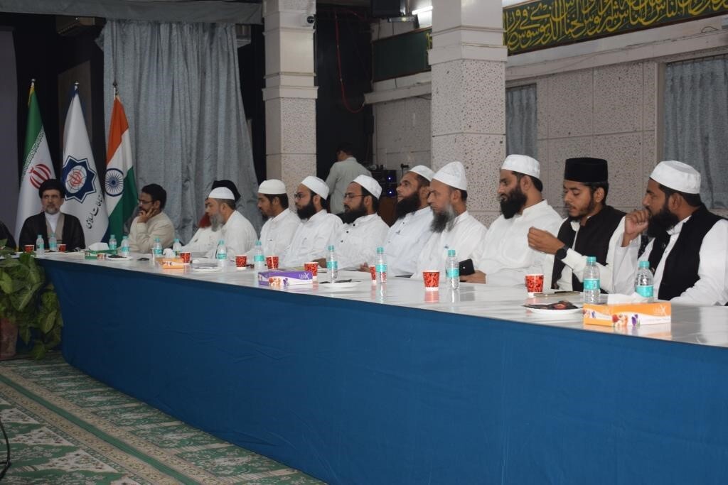 اندیشمندان ایران و هند برای بررسی همزیستی مسالمتآمیز گردهم آمدند اندیشمندان ایران و هند برای بررسی همزیستی مسالمتآمیز گردهم آمدند