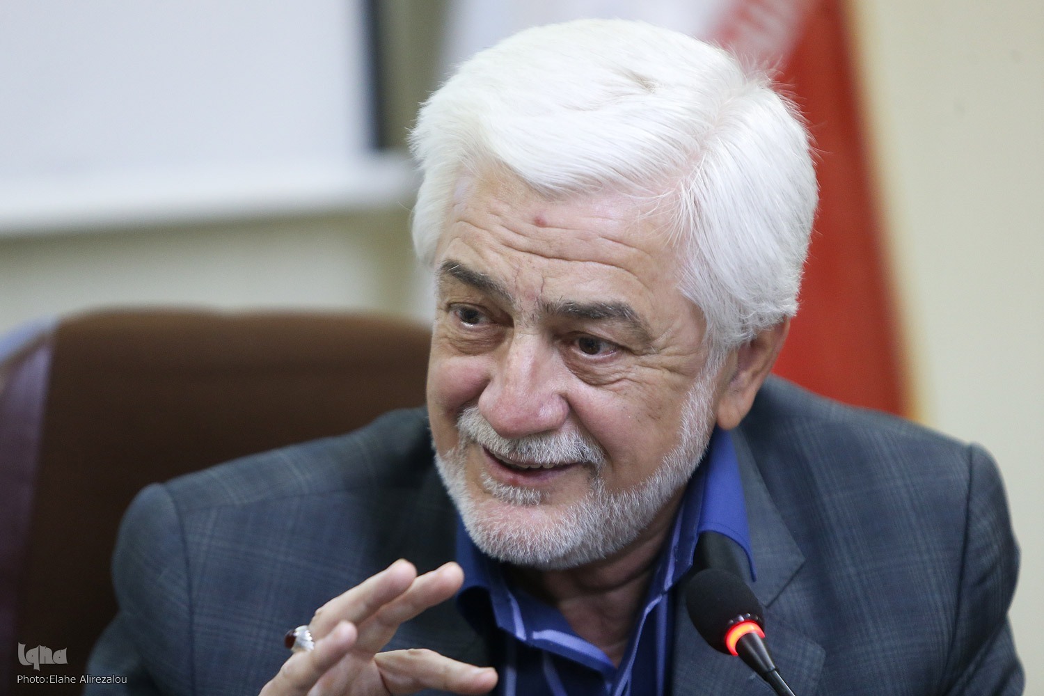 مجوزی که حسن رضائیان از استاد مولایی گرفت + فیلم