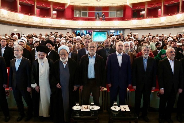 مهر و محبت را در کشور عمومی کنید مشکلات حل میشود مهر و محبت را در کشور عمومی کنید مشکلات حل میشود