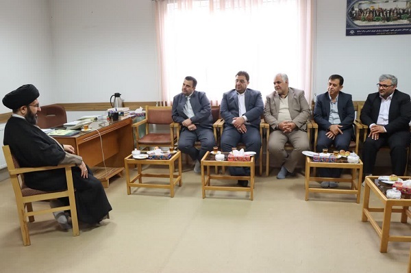 دیدار دبیر کمیسیون آموزش عمومی قرآن و هیئت همراه با امام جمعه زنجان