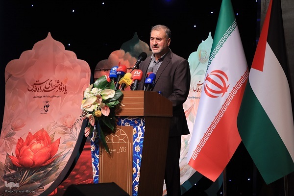 تکریم شهدا همیشه باید سرلوحه اقدامات باشد