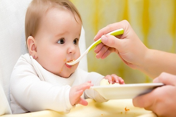 تفاوت فاحش باورهای عمومی و داده‌های علمی در مورد تغذیه کودک