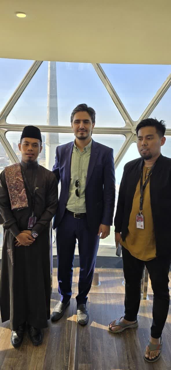 اجرای آخرین نماینده ایران در مسابقات قرآن کویت + عکس اجرای آخرین نماینده ایران در مسابقات قرآن کویت + عکس