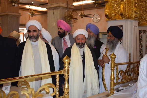 برگزاری همایش بینادیانی در سفر هیئت ایرانی به هند برگزاری همایش بینادیانی در سفر هیئت ایرانی به هند