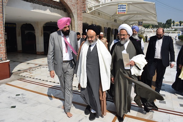 برگزاری همایش بینادیانی در سفر هیئت ایرانی به هند برگزاری همایش بینادیانی در سفر هیئت ایرانی به هند