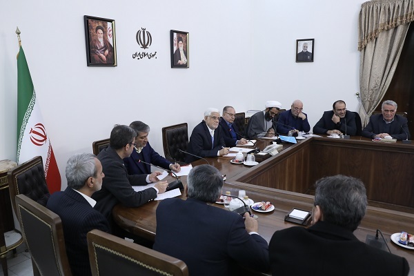 عارف در نشست با مجمع نمایندگان استان اصفهان