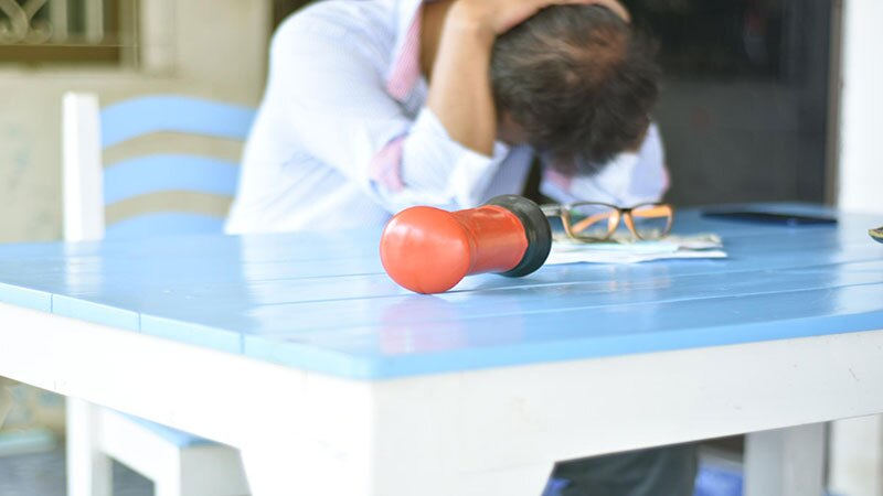 ترک اعتیاد در خانه بهتر است یا کلینیک؟