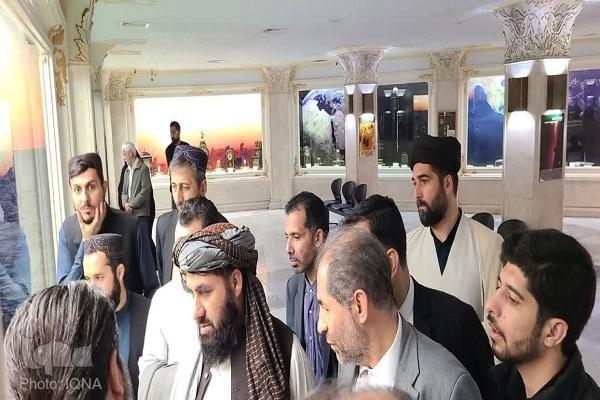 تشرف معاون وزیر حمل و نقل امارت اسلامی افغانستان به حرم امام رضا(ع)