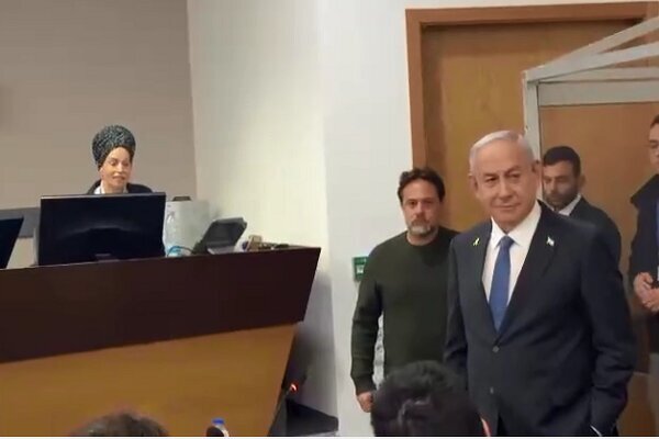 از آوارگی هزاران فلسطینی در رفح تا بازداشت رئیس دفتر نتانیاهو