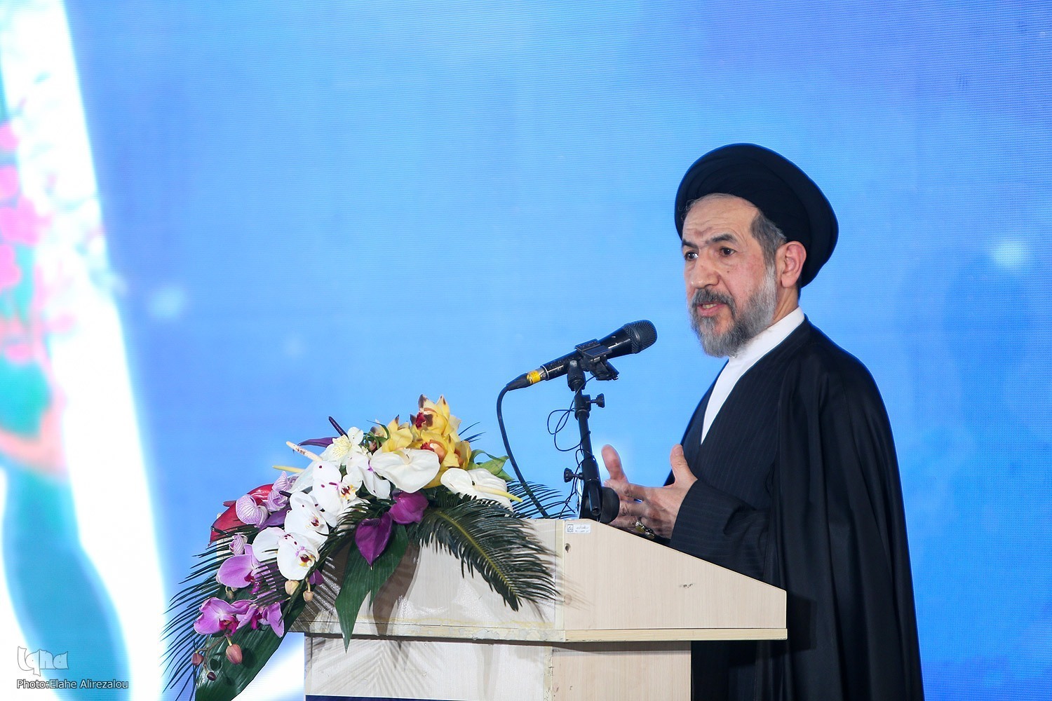 دیدار‌های قرآنی رهبر انقلاب و طنین نام ایران در رقابت‌های بین‌المللی قرآن