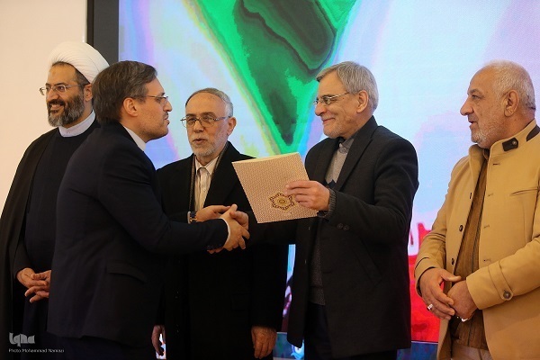 دیدار‌های قرآنی رهبر انقلاب و طنین نام ایران در رقابت‌های بین‌المللی قرآن