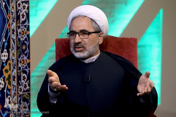 استاد عبایی شخصیتی جهانی در عرصه قرآن بود استاد عبایی شخصیتی جهانی در عرصه قرآن بود