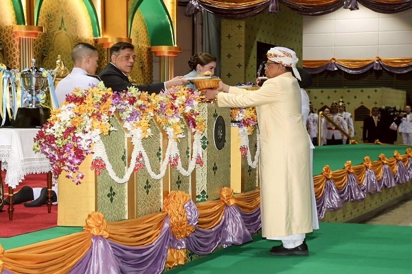 افتتاح جشنواره مولود النبی (ص) تایلند توسط پادشاه و ملکه تایلند