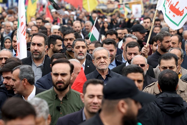 حضور رئیس جمهور در راهپیمایی روز جهانی قدس حضور رئیس جمهور در راهپیمایی روز جهانی قدس