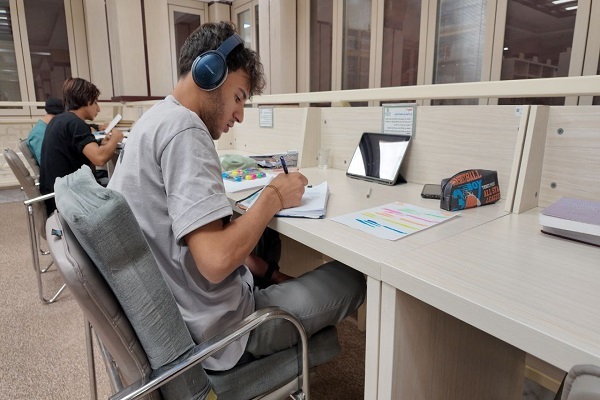 کتابخانه الروضه الحیدریه؛ منبعی غنی و مرجع برای اهل دانش + عکس