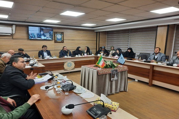 تعلیم سلوکیِ فلسفه‌محور؛ نسبت عقل و شهود در اندیشه دینانی