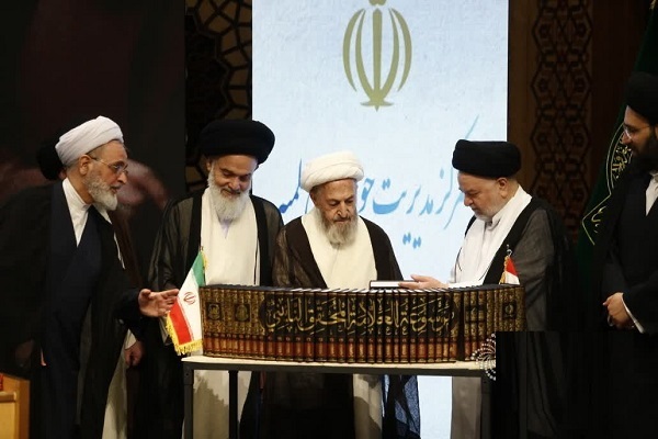 ارسال/ موسوعه ۴۱ جلدی آثار محقق نائینی به چاپ دوم رسید