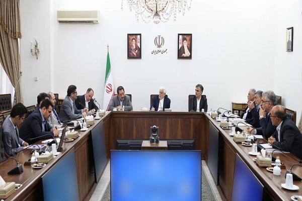 عارف در جلسه «حمایت از تولید در سال ۱۴۰۴» عارف در جلسه «حمایت از تولید در سال ۱۴۰۴»