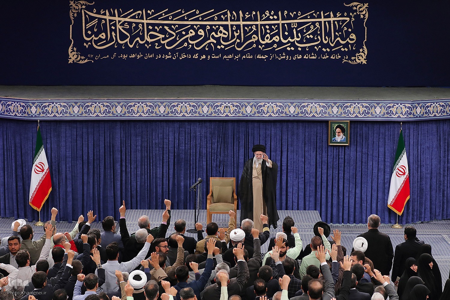 حج یک فریضه صد درصد سیاسی است