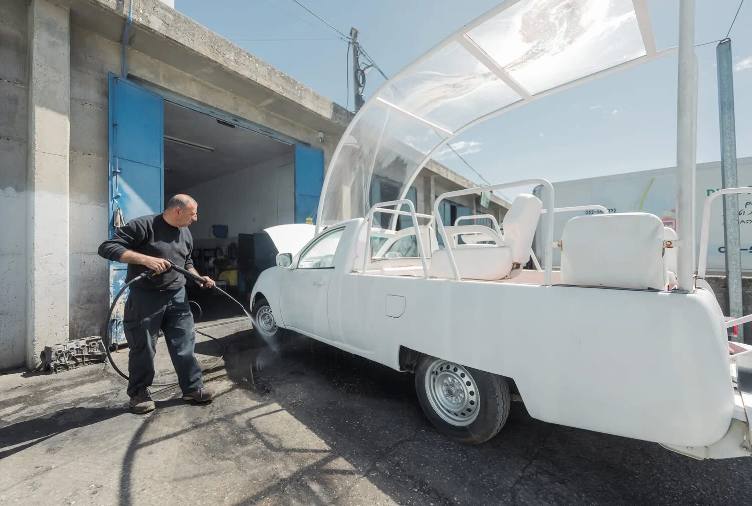 خودروی پاپ درمانگاه سیار کودکان غزه میشود خودروی پاپ درمانگاه سیار کودکان غزه میشود