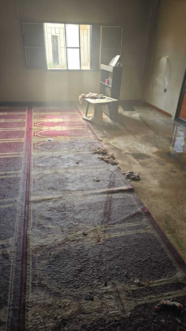 آتش زدن مسجدی در لبنان توسط عناصر وابسته به رژیم جولانی + عکس