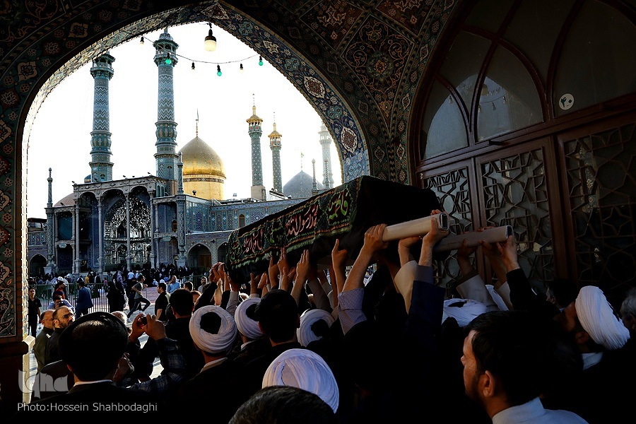 مراسم تشییع استاد فلسفه و حکمت ایران در قم برگزار شد