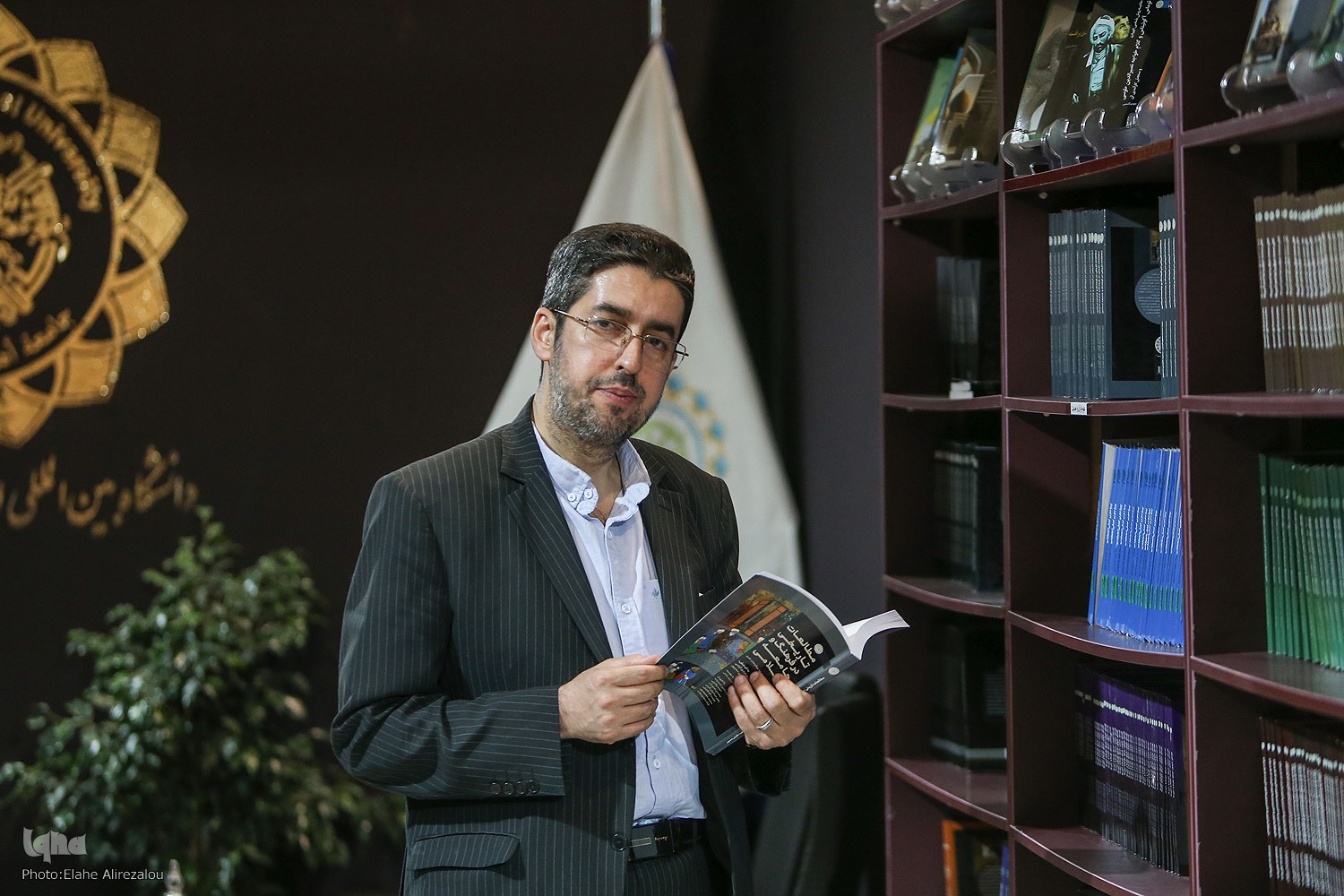 سایه سنگین گرانی کتاب و بی‌اثری بن‌های خرید دانشجویی