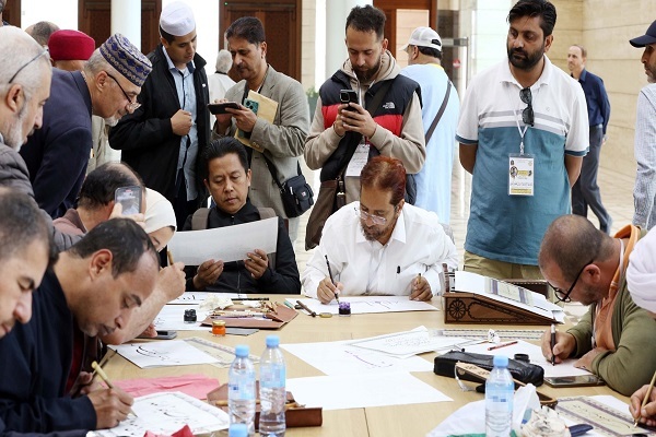 گردهمایی هنرمندان جهان اسلام در جشنواره خوشنویسی الجزایر گردهمایی هنرمندان جهان اسلام در جشنواره خوشنویسی الجزایر