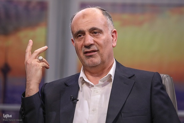 سلام و ادب. گفتگو با شالویی، بختیاری و محمود عابدی اضافه شود/ برنامه خرمشاهی برای چهارشنبه هفته قبل بود/// حذف و اضافه لازم است/ سپاس/ صبور// از تنفسی بهشتی اردیبهشت سعدی تا نزدیکی شمیم نمایشگاه کتاب