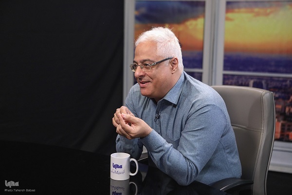 سلام و ادب. گفتگو با شالویی، بختیاری و محمود عابدی اضافه شود/ برنامه خرمشاهی برای چهارشنبه هفته قبل بود/// حذف و اضافه لازم است/ سپاس/ صبور// از تنفسی بهشتی اردیبهشت سعدی تا نزدیکی شمیم نمایشگاه کتاب