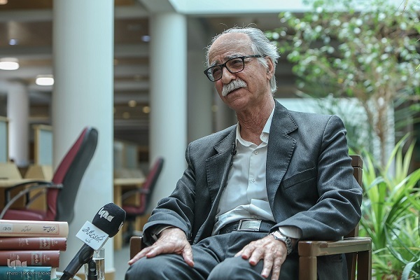 سلام و ادب. گفتگو با شالویی، بختیاری و محمود عابدی اضافه شود/ برنامه خرمشاهی برای چهارشنبه هفته قبل بود/// حذف و اضافه لازم است/ سپاس/ صبور// از تنفسی بهشتی اردیبهشت سعدی تا نزدیکی شمیم نمایشگاه کتاب