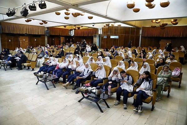 مرحله استانی سومین جشنواره قصهگویی «نهال امید» پایتخت برگزار شد مرحله استانی سومین جشنواره قصهگویی «نهال امید» پایتخت برگزار شد