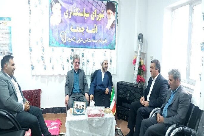 مادران مسئولیت سنگینی در شکل‌گیری هویت اجتماعی فرزندان دارند