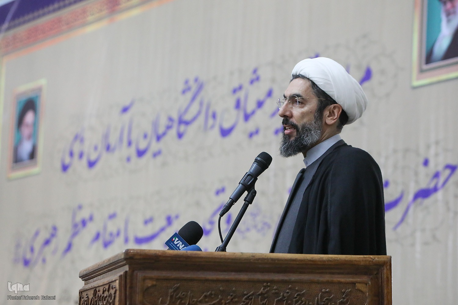 جامعه دانشگاهیان با آرمانهای امام خمینی(ره) تجدید میثاق کردند جامعه دانشگاهیان با آرمانهای امام خمینی(ره) تجدید میثاق کردند