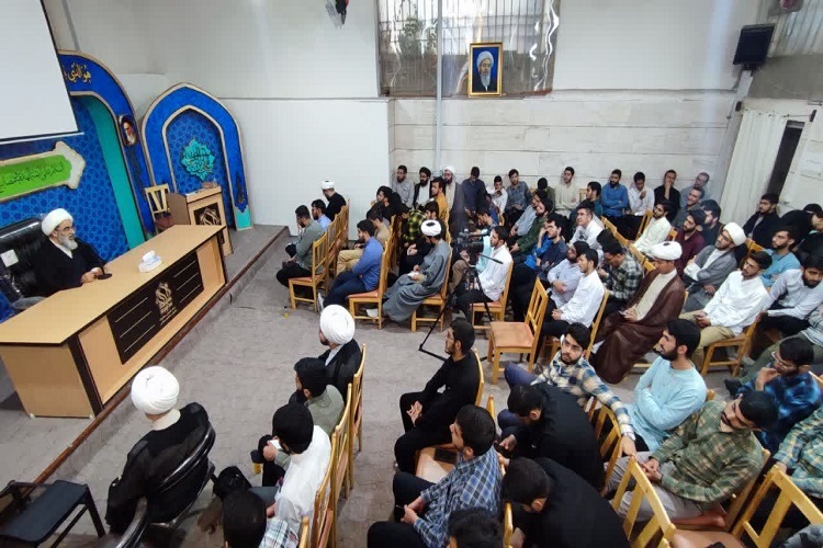 ارسال/ فایده حوزه و روحانیت در جامعه