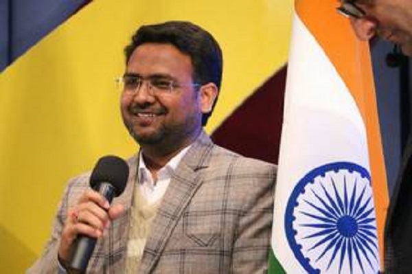 صبح سه شنبه ارسال شود لطفا////شعر مقاومت تجلی ستیزه‌گری با اندیشه‌های علیه بشریت است