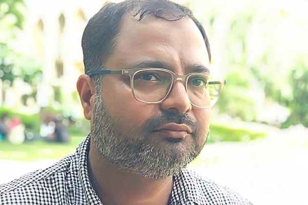 صبح سه شنبه ارسال شود لطفا////شعر مقاومت تجلی ستیزه‌گری با اندیشه‌های علیه بشریت است