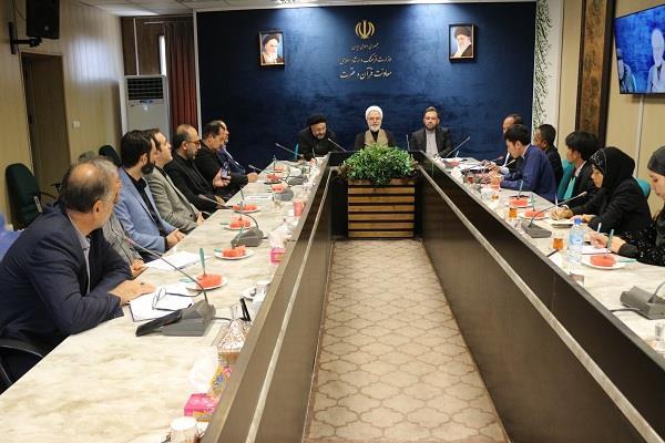 برای نجات جامعه بشری راهی جز پناه بردن به قرآن نیست