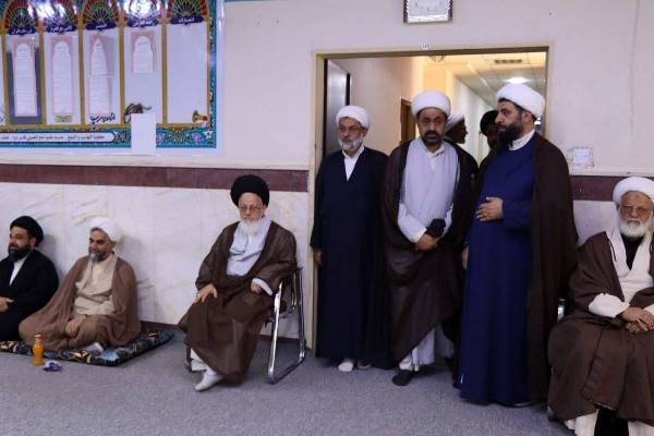 امام خمینی(ره) شجره طیبه‌ای بود که با نور ایمان جهان را بیدار کرد