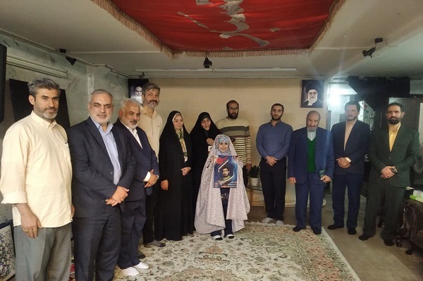 پسری که از دامن مادر به معراج رفت + عکس