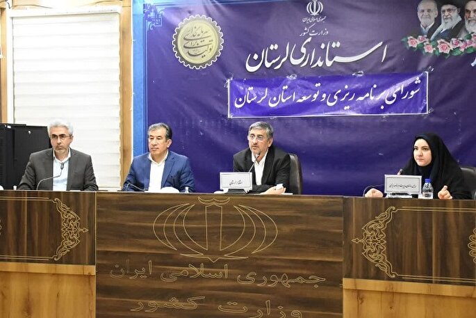 وحدت ملی مردم ایران دشمن را در پناهگاه‌‌های خود پنهان کرد