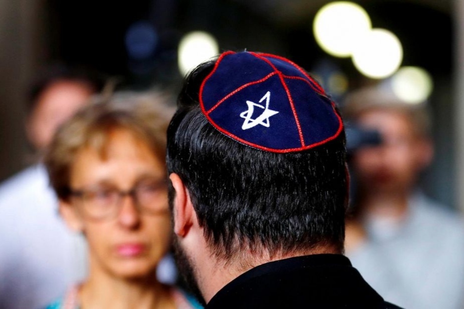 بودجه هنگفت صهیونیست‌ها در کنِسِت برای دوری مسلمانان از قرآن