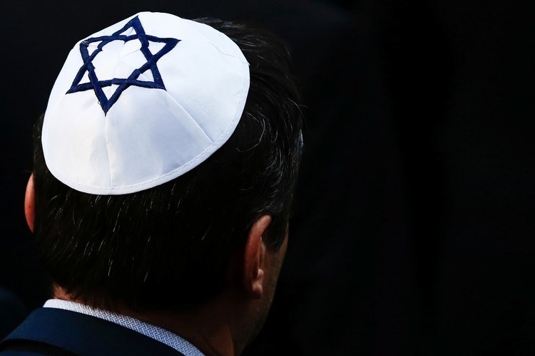 صهیونیستها بر دورماندن مسلمانان از قرآن سرمایهگذاری میکنند صهیونیستها بر دورماندن مسلمانان از قرآن سرمایهگذاری میکنند