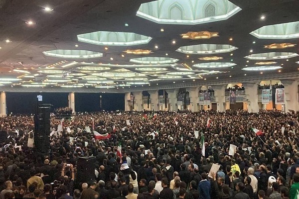 مراسم بزرگداشت شهدای اقتدار در مصلای امام خمینی(ره) آغاز شد