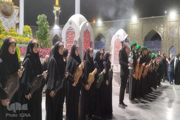 برگزاری آیین سنتی «ابوقُربه» در حرم رضوی؛ ادای دِین به سقای دشت کربلا