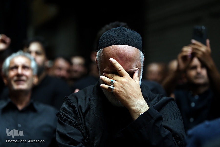 قهرمانانی که نگریستند