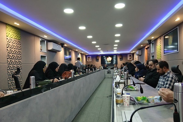 ارسالی///// راهبرد ادبیات متعهد، ایجاد آگاهی عمیق درباره دشمن است