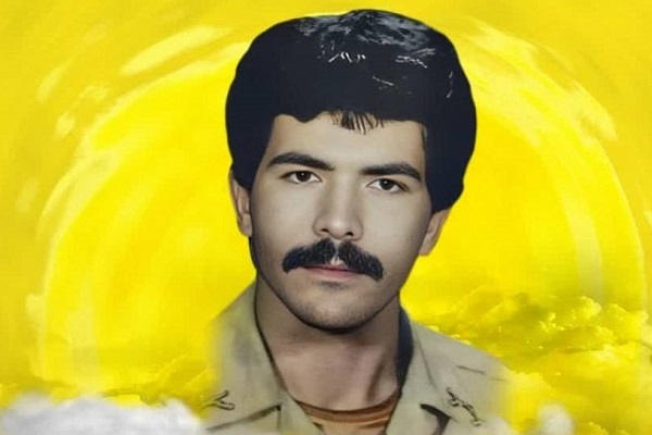 در حال تکمیل / پدرم را ندیده‌ام، اما همیشه کنارش زندگی کرده‌ام